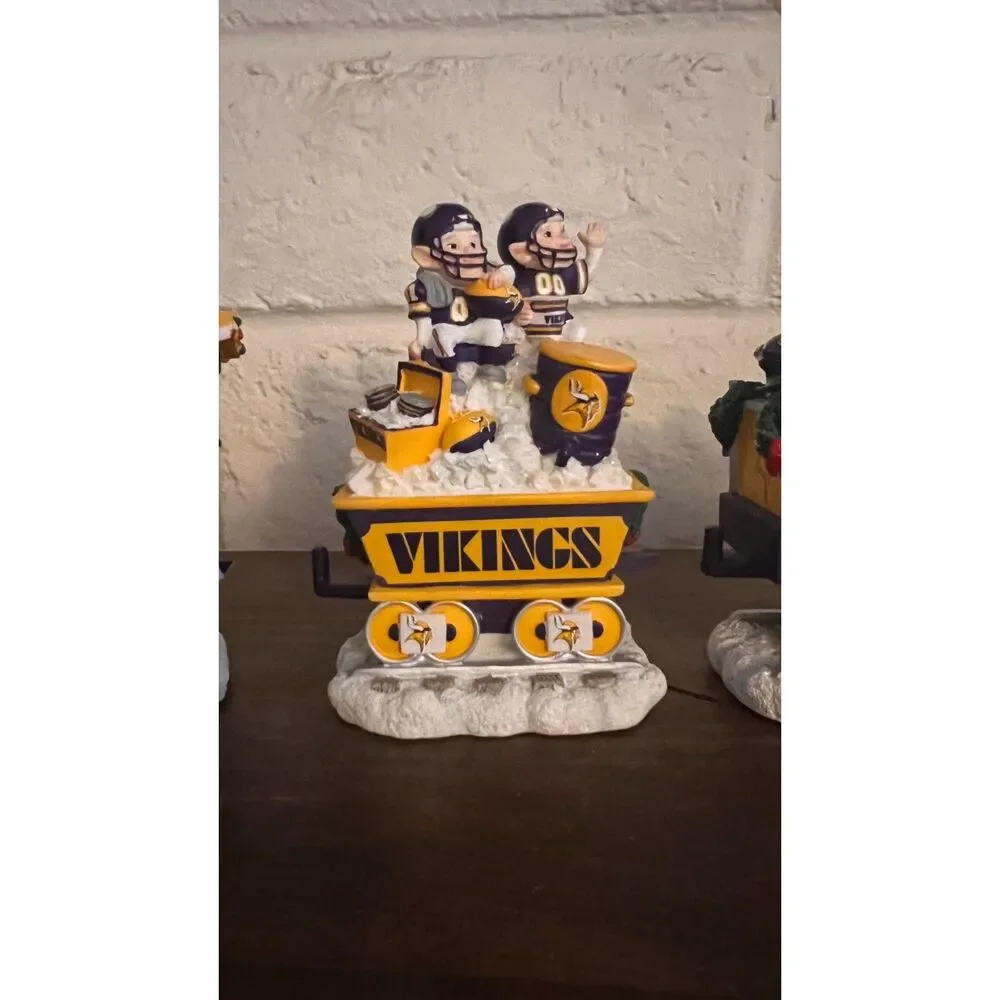 Minnesota Vikings Christmas Express 6-Piece Holiday Train Set